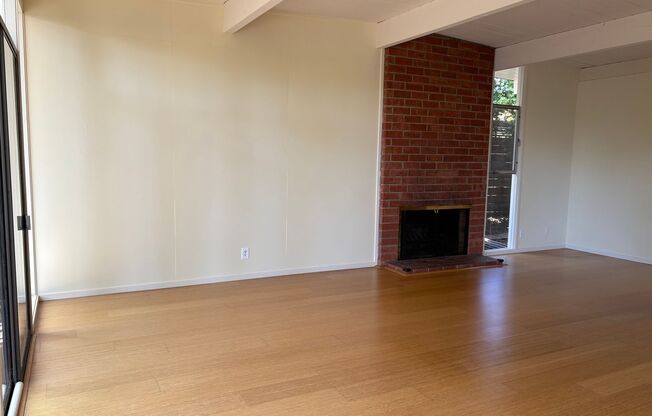 Lovingly Maintained 3 Bed, 2 Bath Home in the Circles
