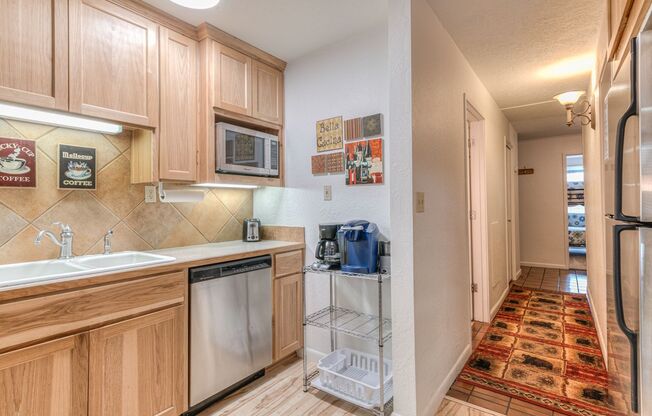 3 beds, 1 bath, $2,000