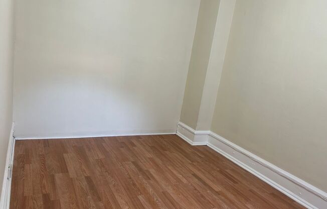 3 beds, 1 bath, $1,395, Unit Apt. 2