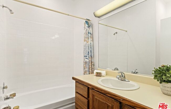 2 beds, 1 bath, 829 sqft, $3,499, Unit 328