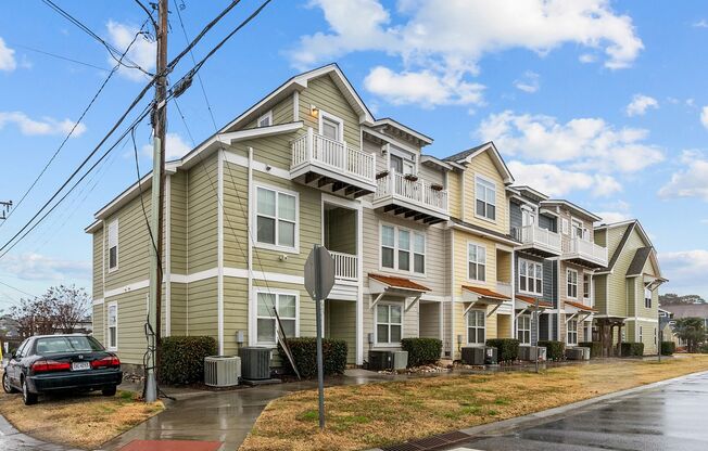 Stylish 3-Bedroom Condo in Virginia Beach.