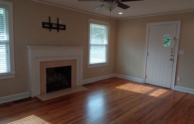 2 beds, 1 bath, $1,750