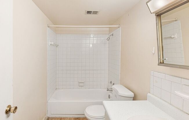 2 beds, 2 baths, 965 sqft, $1,045, Unit 20