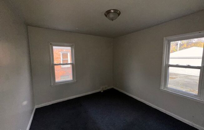 3 beds, 1 bath, $1,200