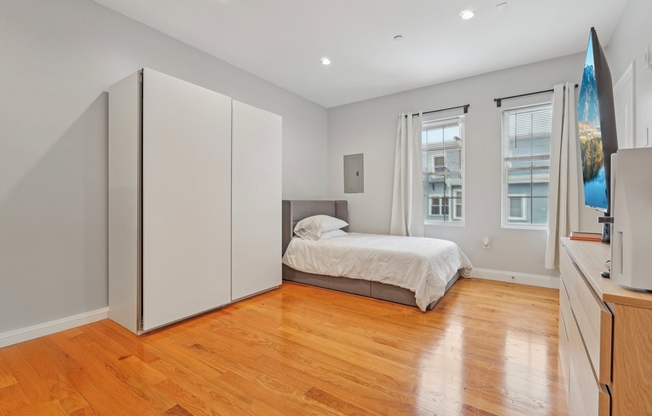 309 SUMNER ST