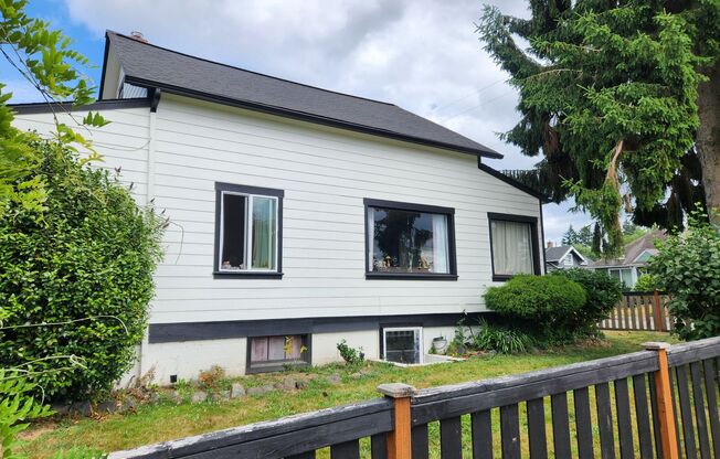 Victorian Style Home Rent Ready!!