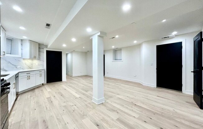 3353 S UN AVE