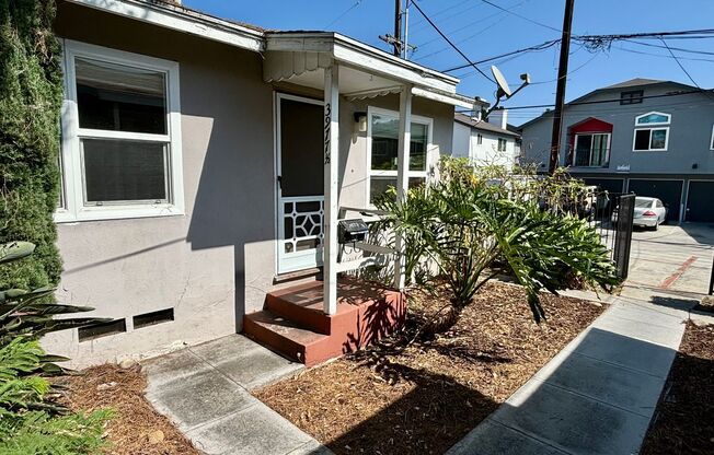 32nd Bungalows
