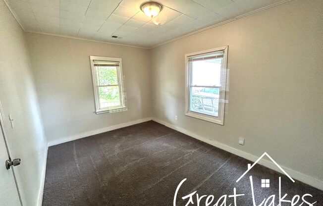 2 beds, 1 bath, $1,050