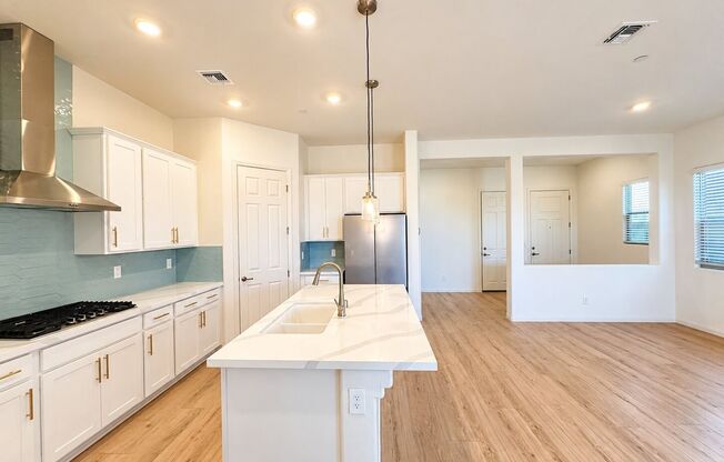 4 beds, 3 baths, $2,895