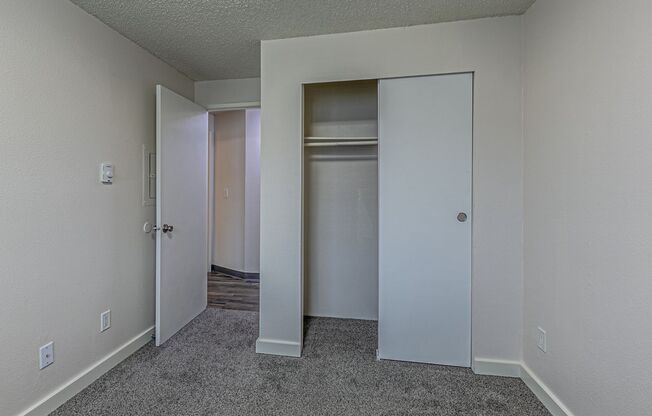 2 beds, 1 bath, 980 sqft, $1,525, Unit C65