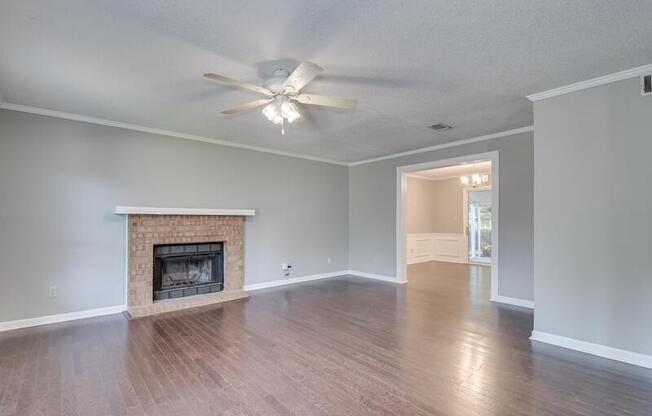 2453 RIVERLOOK DR