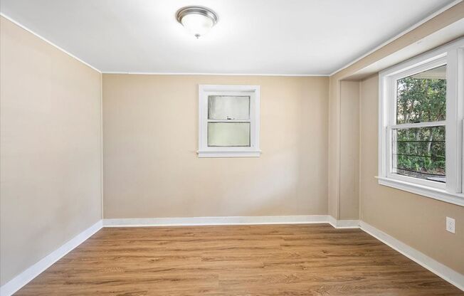 1 bed, 1 bath, 552 sqft, $875, Unit 92 W. 55th St. Unit 1