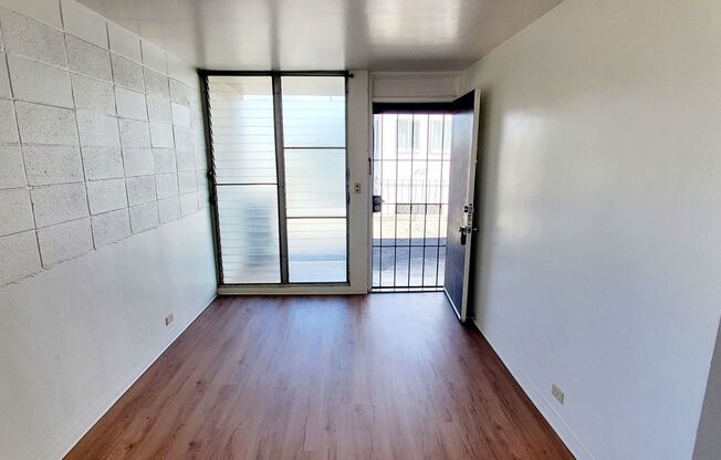Large One Bedroom- 1749 Fern Street #4