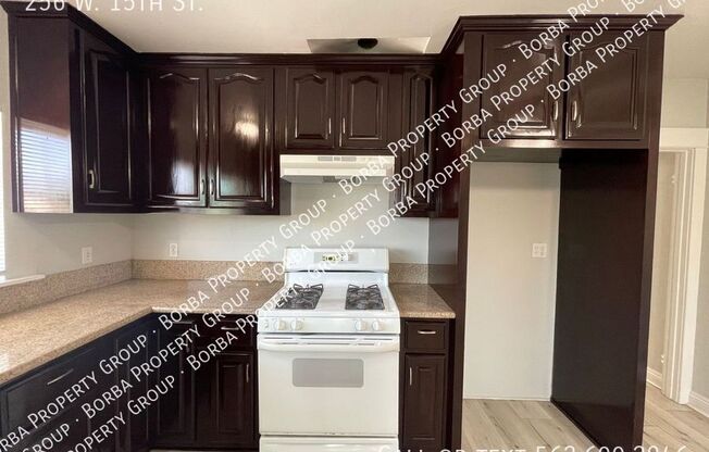 256 W 15 ST