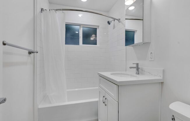 1 bed, 1 bath, 600 sqft, $2,695, Unit 1133 1/2