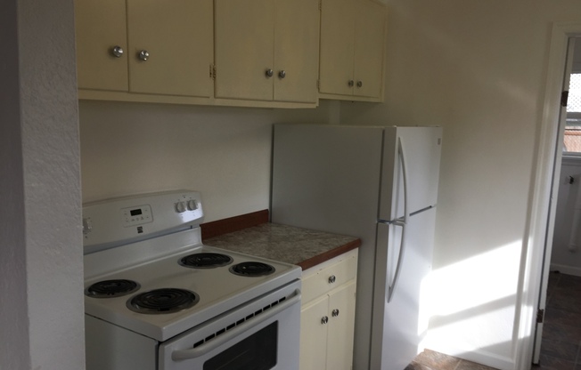 2 beds, 1 bath, $1,395