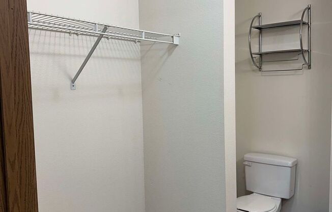 2 beds, 2 baths, $1,075, Unit 1704-205