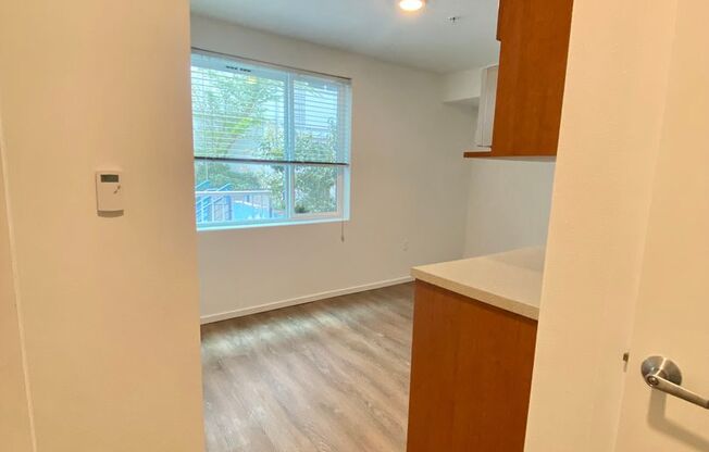Studio, 1 bath, 180 sqft, $1,149, Unit 3206