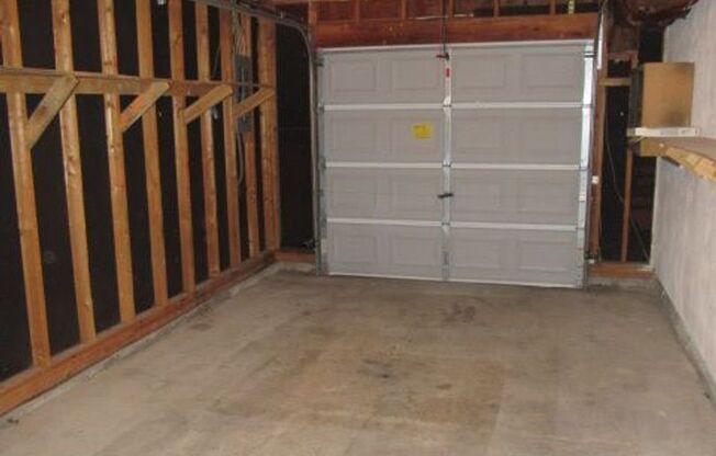 2 beds, 1.5 baths, 1,100 sqft, $1,225, Unit 211