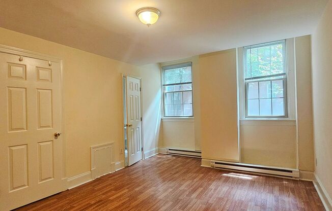 3 beds, 2 baths, 1,100 sqft, $1,915, Unit 105