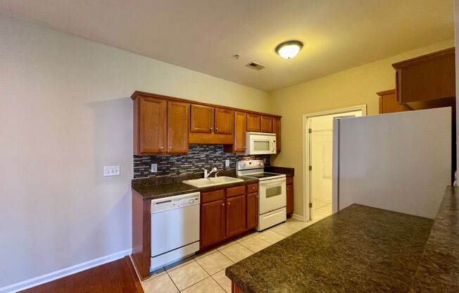 2 beds, 2 baths, $1,300