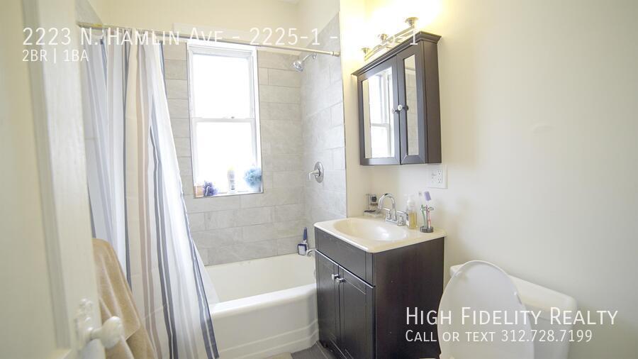 2223 North Hamlin Avenue