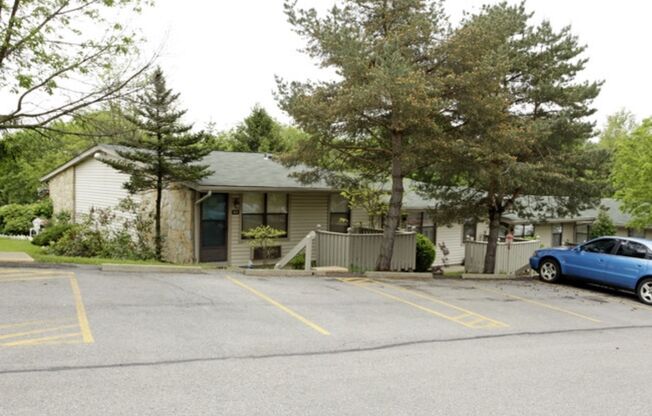 Charming 1 Bedroom, 1 Bath AVAILABLE NOW!