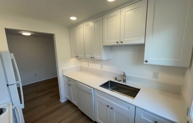(2P) 510 N. 47th