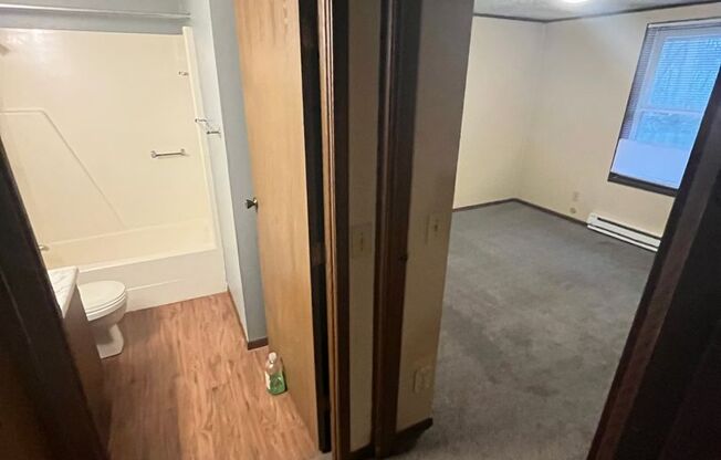 1 bed, 1 bath, $675, Unit 10