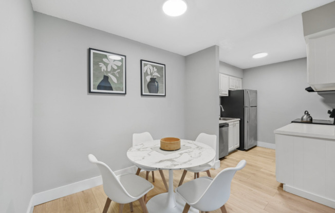 1 bed, 1 bath, 643 sqft, $1,200, Unit 127