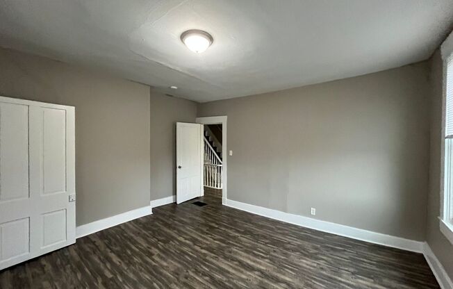 2 beds, 1 bath, 750 sqft, $950, Unit Second Floor