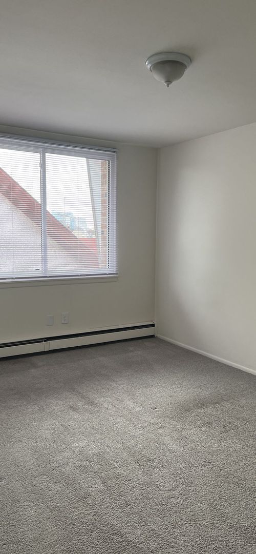 2 beds, 2 baths, 850 sqft, $1,375, Unit 303