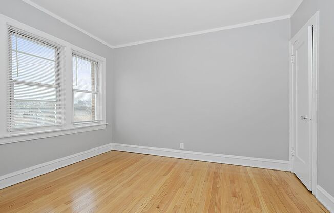 2 beds, 1 bath, $1,800, Unit 957-3