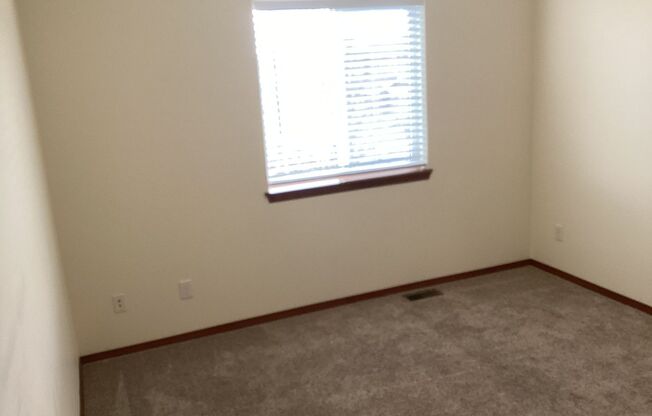 3 beds, 2 baths, 1,482 sqft, $1,695, Unit 43-12120