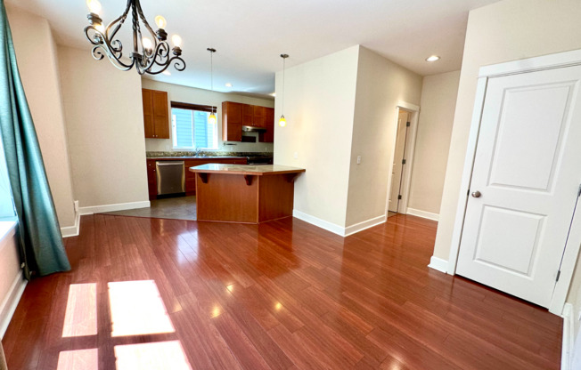 Spacious 3bed/3.5bath Townhome in West Seattle!
