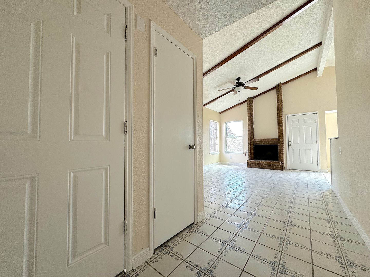 East El Paso 3 bed Refrig A/C