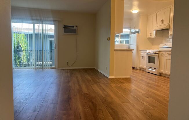 2 beds, 1.5 baths, 912 sqft, $2,895, Unit 8