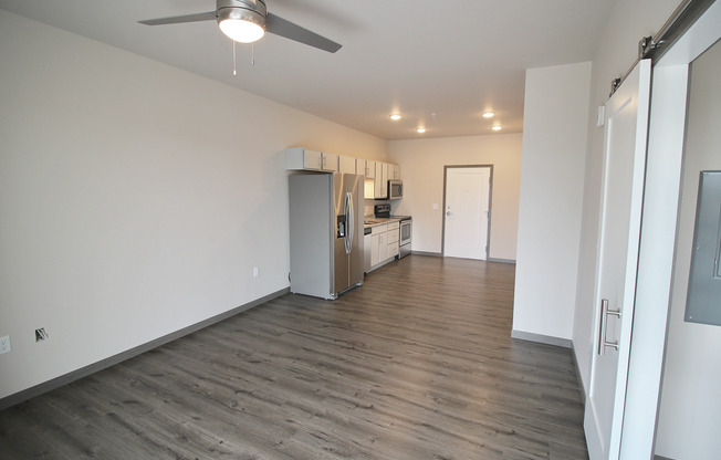 1 bed, 1 bath, 720 sqft, $1,245, Unit UW 1425-304