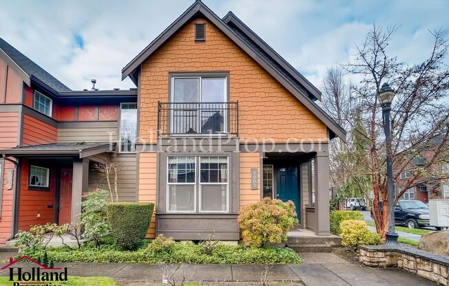 Beautiful 2 Bedroom 2.5 Bathroom Townhouse in Hillsboro!