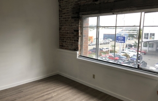 Studio, 1 bath, 300 sqft, $1,250, Unit Unit 303