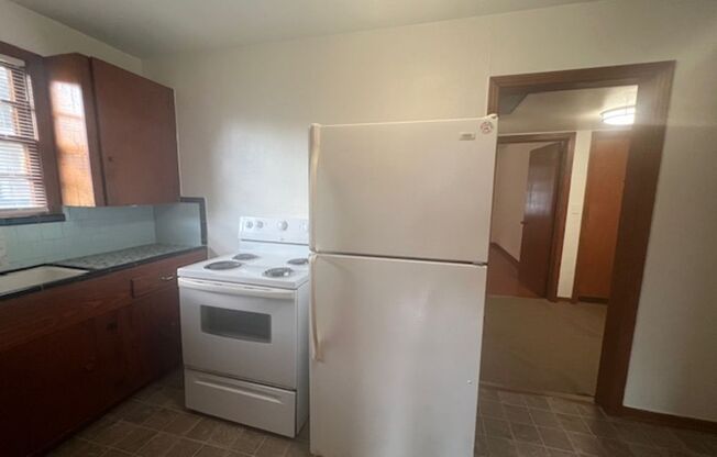 1 bed, 1 bath, $930, Unit UNIT # 4