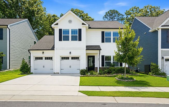 4BR Home in Copper Ridge | First-Floor Suite, Office & Fenced Backyard