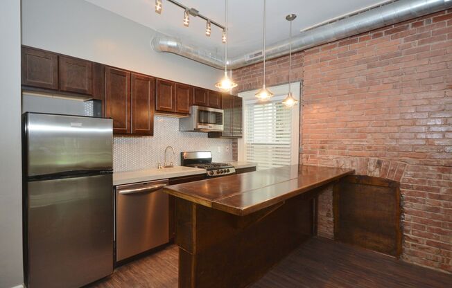 2 beds, 1 bath, $1,650, Unit 1