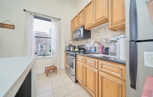 560 W 144 ST