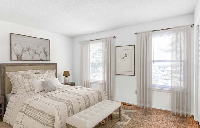 Bedroom at The Everett Apartments , Roanoke, VA