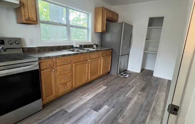 Fresh Remodel 210  N Lincoln 3/1