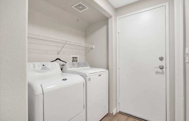 3 beds, 2.5 baths, $2,350, Unit # 1069