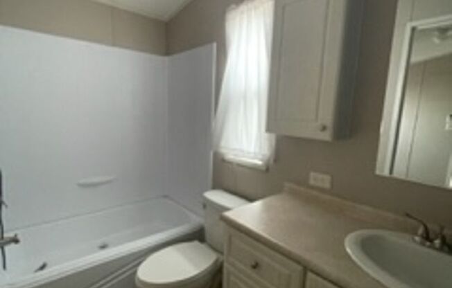 1 bed, 1 bath, 384 sqft, $795, Unit B-28