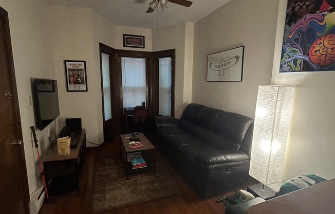 1 bed, 1 bath, 900 sqft, $2,400, Unit 1